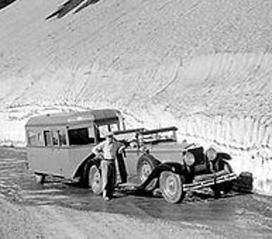 Image of an early RV trailer, showing what is an RV.